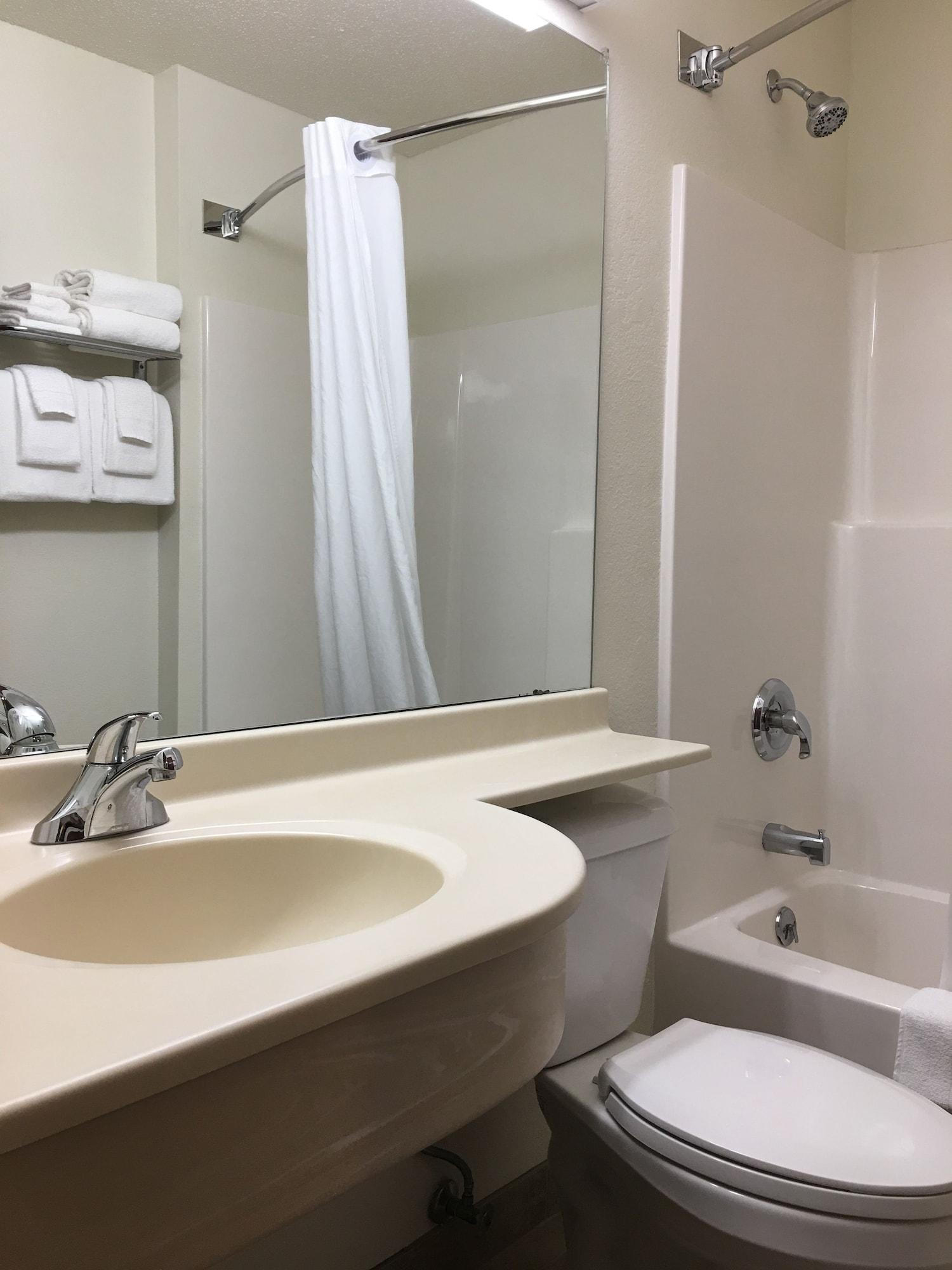 Microtel Inn & Suites By Wyndham Rice Lake Kültér fotó